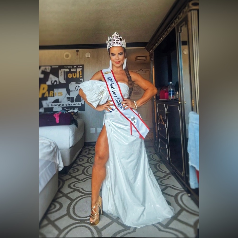 White Unique Leather Split Long Prom Dresses One … - image 1